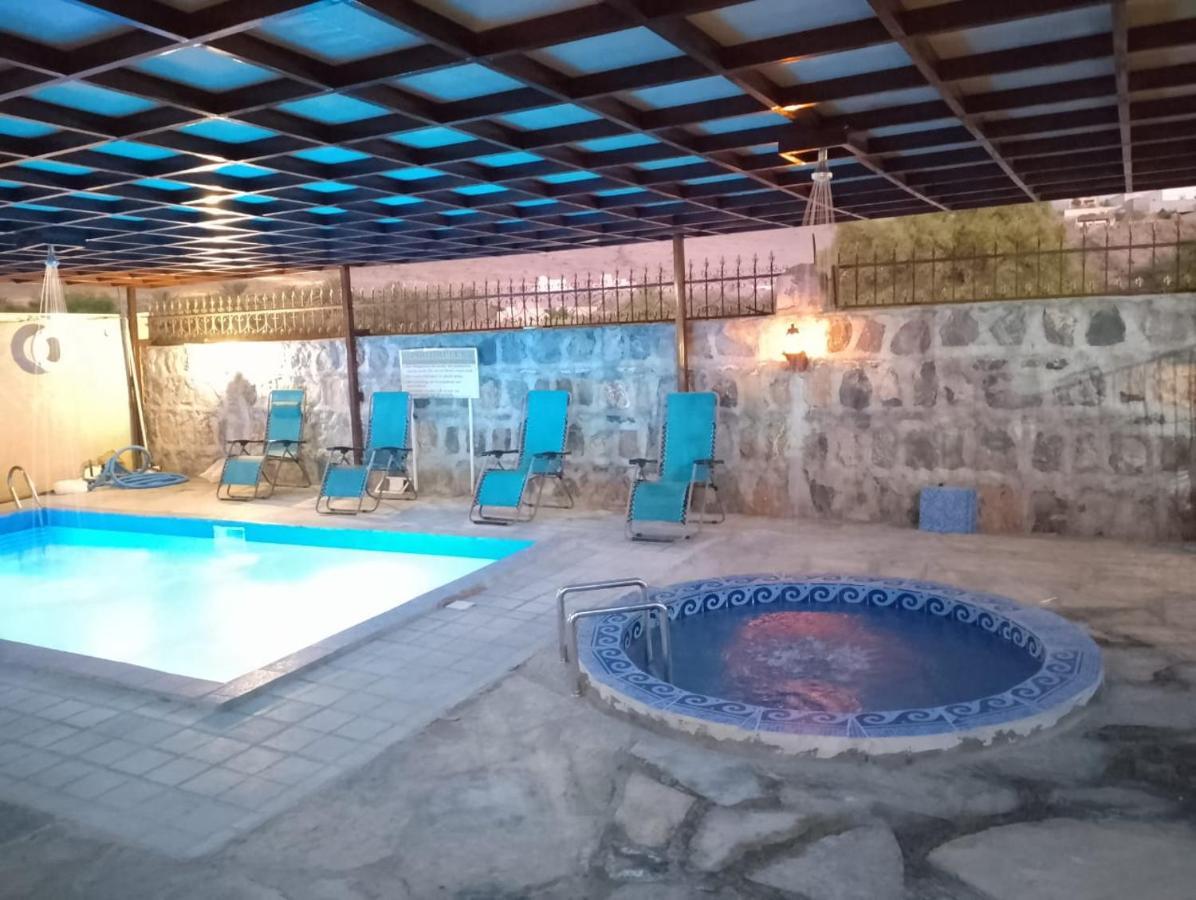 Riad The Wadi Al Ḩamrāʼ